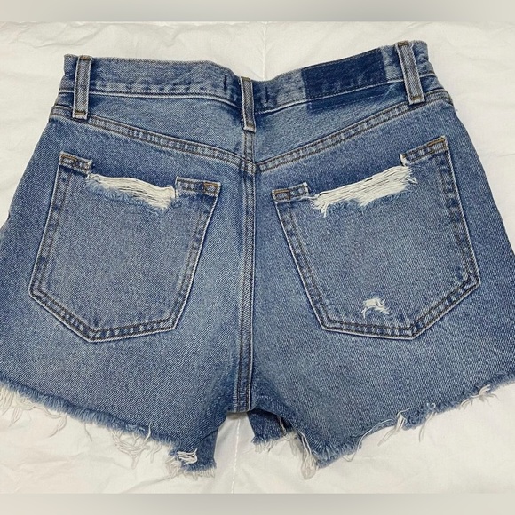 Cut off jean shorts - Picture 2 of 3